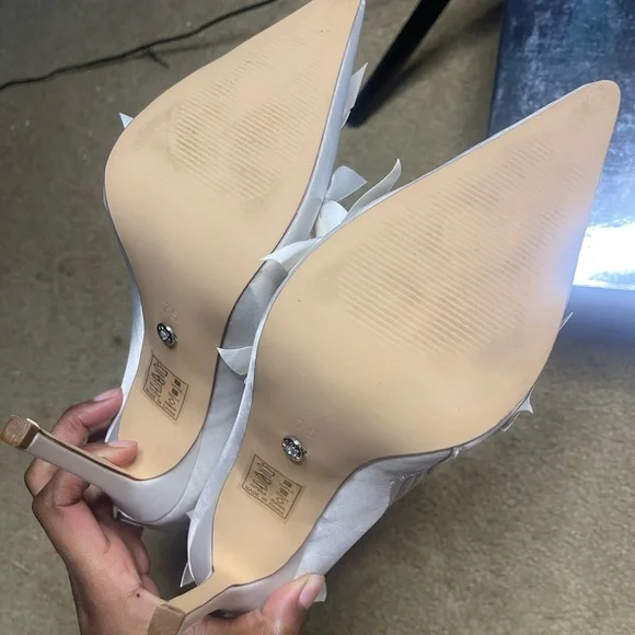 Elegant White Bow-Embellished Women's Boots - Picture 6 of 8